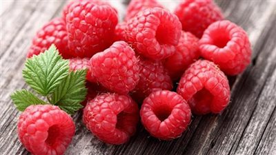 فوائد التوت الأحمر، غني بفيتامين سي ويعزز صحة القلب ويحمي من السرطان 