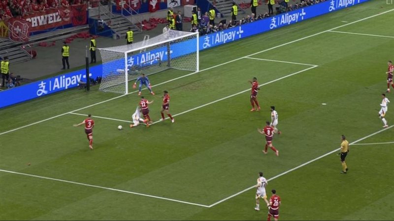 سويسرا أمام المانيا،