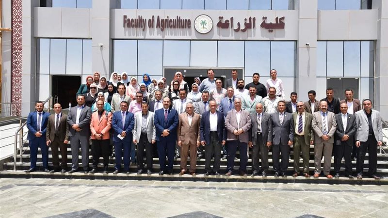كلية الزراعة بجامعة