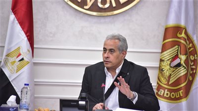 الأعلى للحوار الاجتماعي يناقش المواد الخاصة بتشغيل النساء والأطفال