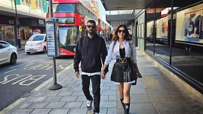 مي عمر ومحمد سامي يستمتعان بالإجازة الصيفية في لندن