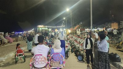نزهات ليلية، توافد المصطافين بجمصة على الكورنيش والملاهي (فيديو وصور)