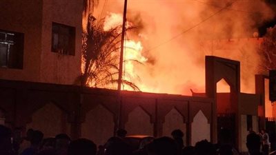 حريق هائل بالمعهد الديني بأسيوط يثير الذعر بين المواطنين (فيديو)