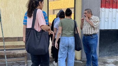 بدء دخول طلاب الثانوية العامة إلى اللجان لأداء امتحان مادة اللغة الأجنبية الثانية (فيديو وصور)