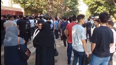 طلاب الثانوية العامة بأسيوط يستعدون لامتحان اللغة الأجنبية الثانية (فيديو)