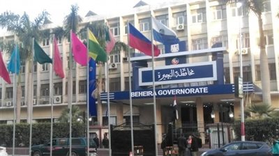 إزالة محجرين خاصين بتشوينات مواد البناء وإعادة الأرض للنشاط الزراعي بالبحيرة 