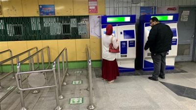 كيفية الحصول على تذاكر مترو الأنفاق من ماكينات TVM (فيديو)