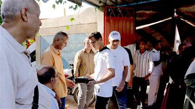 مراجعة اللحظات الأخيرة لطلاب الثانوية العامة بمحيط اللجان في الإسكندرية (بث مباشر)