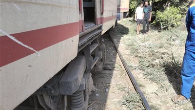 توقف الحركة على خط بنها منوف بعد خروج قطار عن القضبان