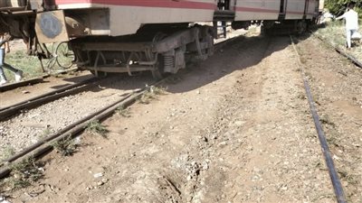 بث مباشر، تفاصيل خروج قطار عن القضبان بمحطة الباجور بالمنوفية