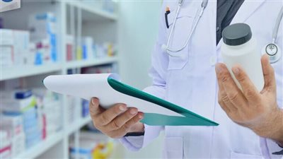 رئيس صحة النواب يكشف تفاصيل تطبيق التدريب الإلزامي لخريجي الصيدلة 