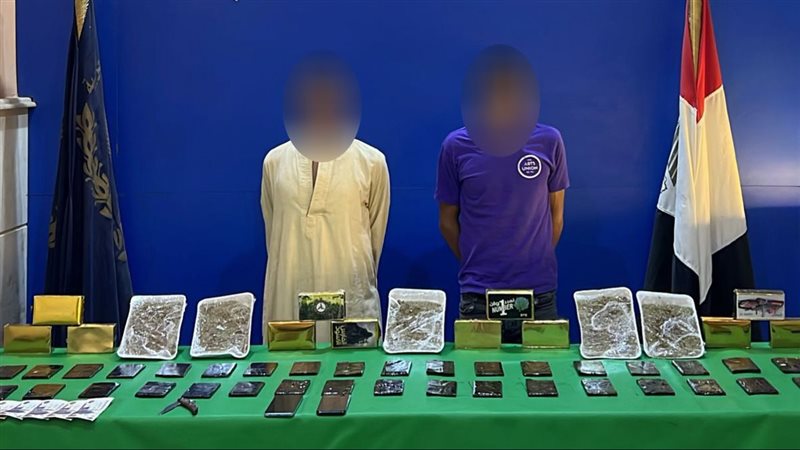 المخدرات بحوزة المتهمين