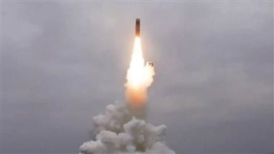كوريا الشمالية تطلق صاروخا بالستيا باتجاه البحر