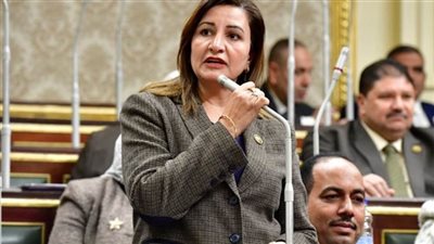 جبالي يهنئ نجلاء باخوم لحصولها على إجازة الدفاع الوطني