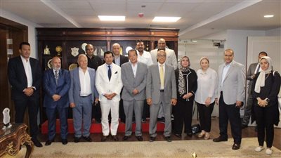 وزير الشباب يستقبل وفد جمعية مستثمري العاشر من رمضان، تفاصيل