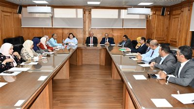 رئيس جامعة القناة يُوجه بسرعة إعلان نتائج امتحانات الفصل الدراسي الثاني 