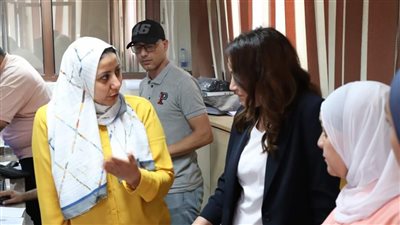 نائب محافظ الجيزة تتفقد مراكز التصالح في مخالفات البناء بالدقي والعجوزة (صور)