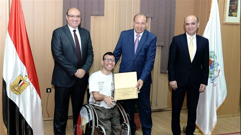 تكريم الفائزين بجامعة