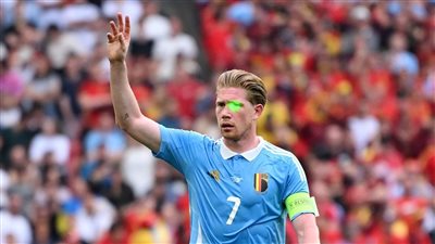 دي بروين يقترب من مزاملة حجازي في نيوم السعودي 