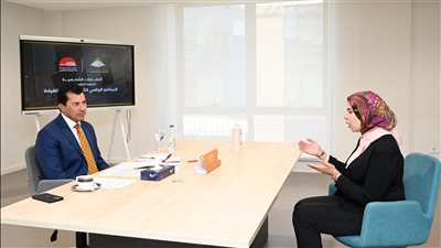 وزير الرياضة يشهد اختبارات المتقدمين للبرنامج الرئاسي لتأهيل الشباب للقيادة