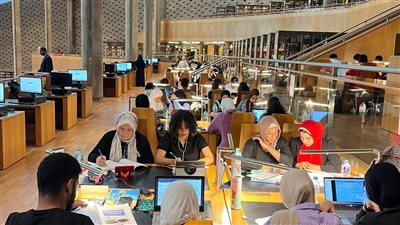 5 صور ترصد زحام طلاب الثانوية العامة داخل قاعات مكتبة الإسكندرية