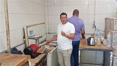 إعدام مشروبات وفاكهة غير صالحة للاستهلاك الآدمي بالإسكندرية 