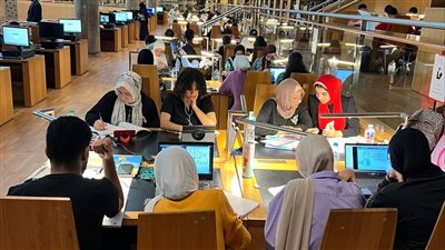 طلاب الثانوية العامة: سعداء بالمذاكرة في رحاب مكتبة الإسكندرية (صور)