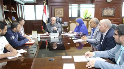 محافظ بني سويف يوجه بتذليل معوقات استخراج تصريح خدمة أرض زراعية بإهناسيا