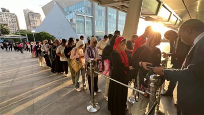 1200 طالب وطالبة توافدوا على مكتبة الإسكندرية للمذاكرة بسبب انقطاع التيار الكهربائي اليوم