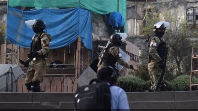 اعتقال قائد الجيش البوليفي الجنرال خوان خوسيه زونيجا بعد محاولة الانقلاب الفاشلة