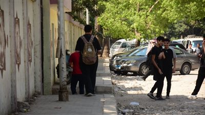 طلاب الثانوية الأزهرية عن امتحان الأدب والنصوص: النور قطع علينا في اللجنة (فيديو)