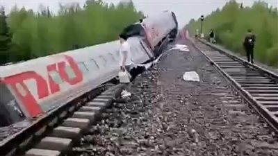 خروج قطار عن مساره في روسيا، اعرف التفاصيل (فيديو)
