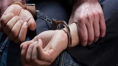 ضبط عاملة ومسجل خطر سرقا أموالا من محل دواجن في الجيزة