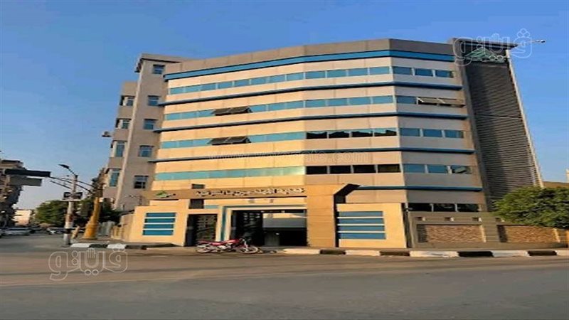 مساجد وكنائس ونقابات
