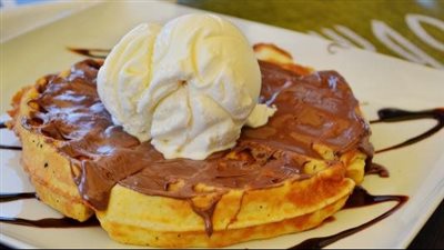 طريقة عمل الوافل بالشيكولاتة، حلوى لذيذة يسعد بها الصغار 