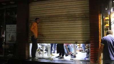 محلات الوايلي تطبق قرار غلق الساعة 10 مساء (فيديو وصور)