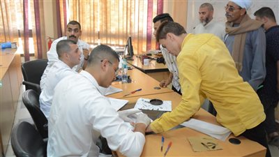 إجراء الكشف الطبي على المتقدمين للتجنيد من ذوي الهمم بمكتبة دمنهور