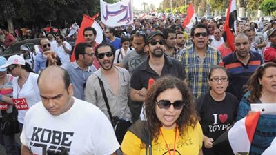  ذكرى ثورة 30 يونيو.. حكايات الفنانين في ميادين مصر لإسقاط جماعة الإخوان.. وفاء عامر: نفدي وطننا بروحنا.. ويسرا: يوم لا يُنسى 