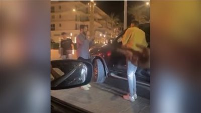 الركنة بـ 2000 جنيه، مقطع فيديو لعامل جراج وصاحب سيارة بالساحل الشمالي يستفز المصريين