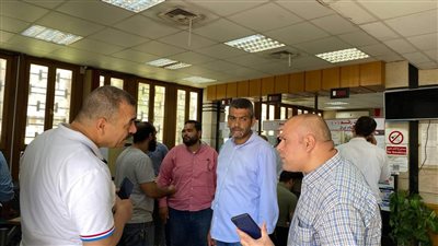 رئيس حي شرق الإسكندرية يستقبل الشكاوى بالمركز التكنولوجي لخدمة المواطنين