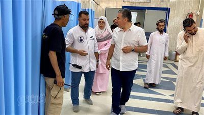 وكيل الصحة بمطروح يزور مصابي حادث انقلاب أتوبيس بمستشفى الضبعة المركزي (صور)