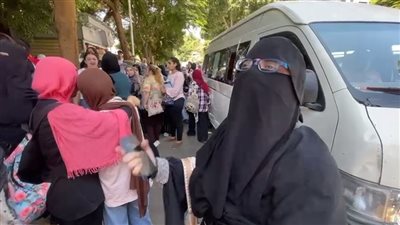 والدة طالبة بالثانوية بعد امتحان الفيزياء: 