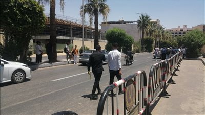 طلاب الثانوية العامة بالأقصر: امتحان الفيزياء صعب والتاريخ سهل (فيدي