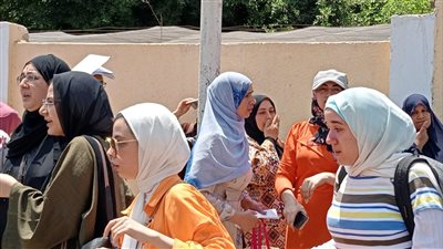 بكاء وانهيار طلاب الثانوية العامة بالقليوبية بعد امتحان الفيزياء (صور)