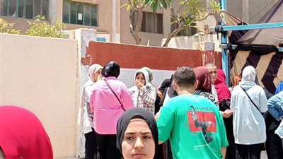 طلاب الثانوية العامة بالقليوبية: خطأ مطبعي في امتحان الفيزياء (فيديو)