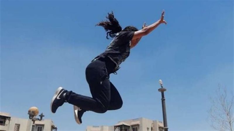 انتحار فتاة من شرفة