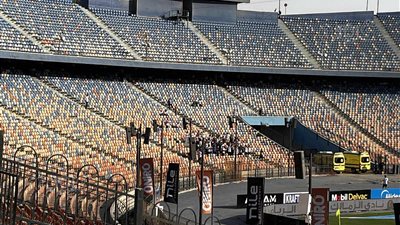 المدرجات خالية، غياب شبه تام لجماهير الزمالك عن مباراة سيراميكا (فيديو وصور)