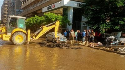 الانتهاء من إصلاح خط مياه قطر ٦٠٠ مم بميدان فيني بالدقي وعودة المياه تدريجيًا