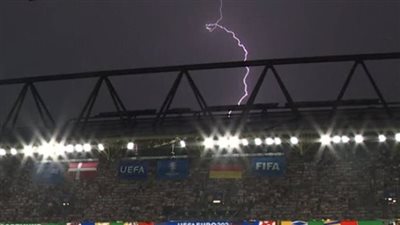 يورو 2024، توقف مباراة ألمانيا والدنمارك بسبب سوء الأحوال الجوية 