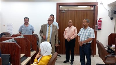 رئيس جامعة الأقصر يتفقد سير امتحانات الفصل الدراسي الثاني